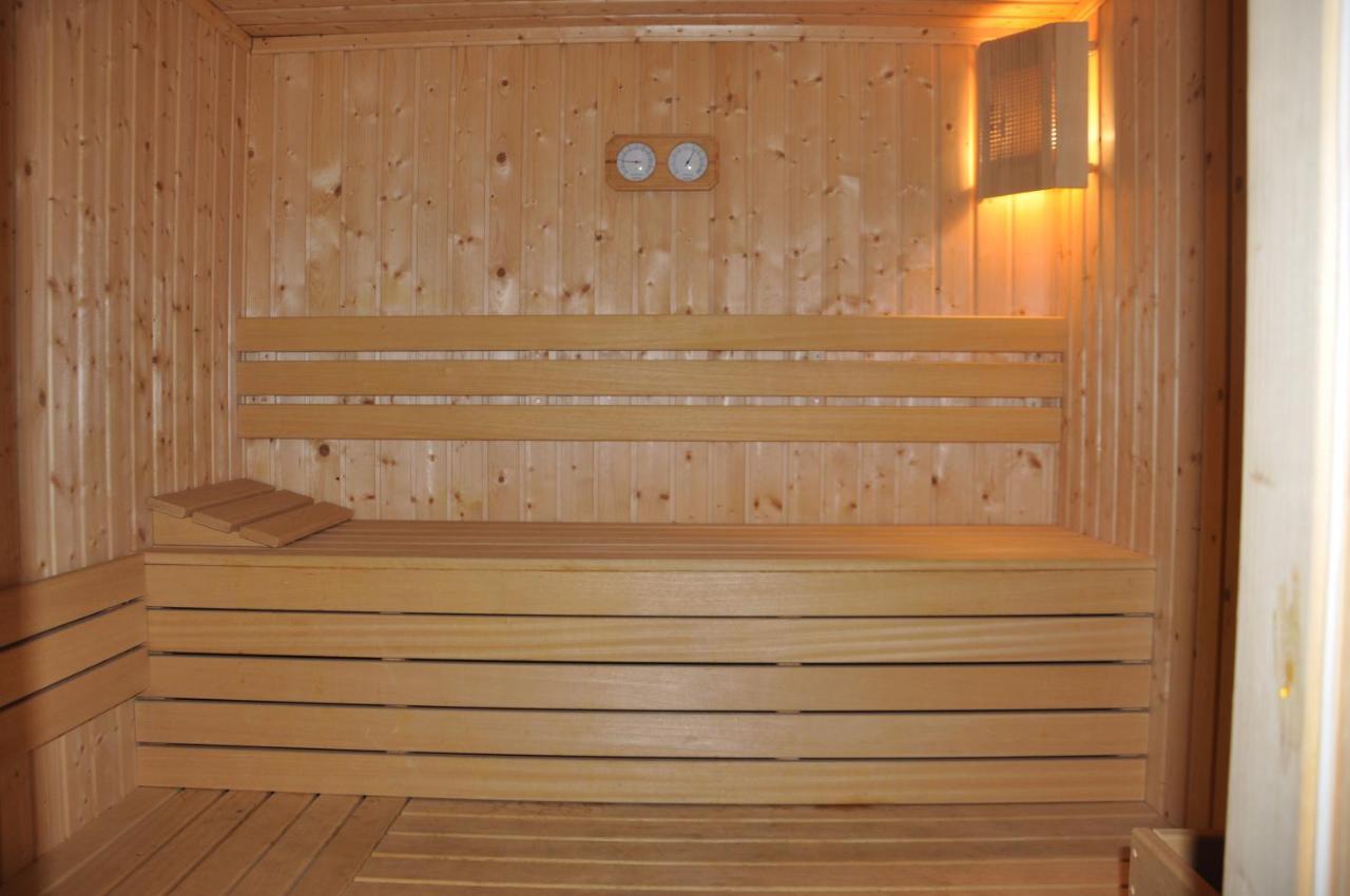 Hotel Ambasador Prishtina 프리슈티나 외부 사진