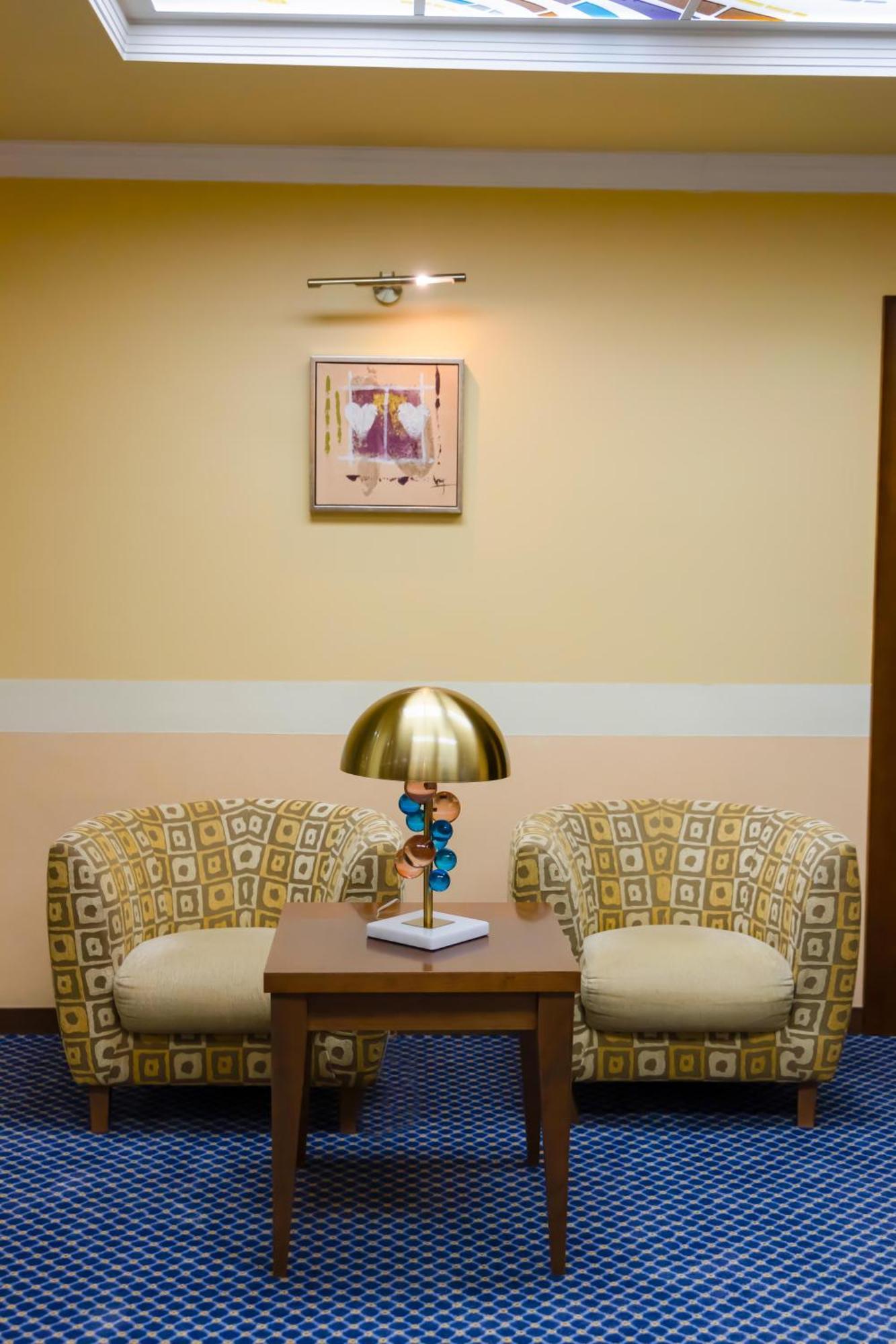 Hotel Ambasador Prishtina 프리슈티나 외부 사진